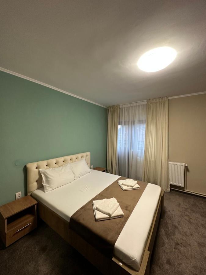 Hotel Freedom&Relax à Buzău Extérieur photo