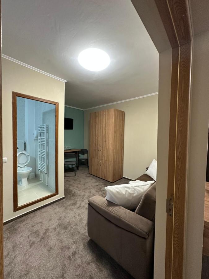 Hotel Freedom&Relax à Buzău Extérieur photo