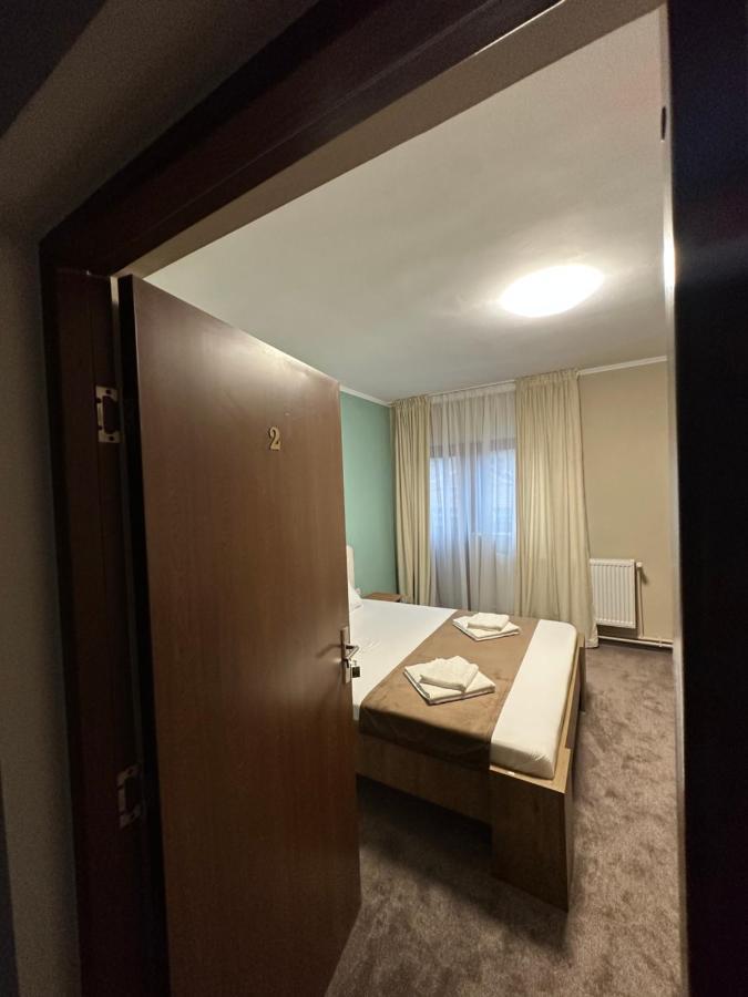 Hotel Freedom&Relax à Buzău Extérieur photo