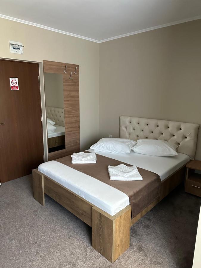 Hotel Freedom&Relax à Buzău Extérieur photo