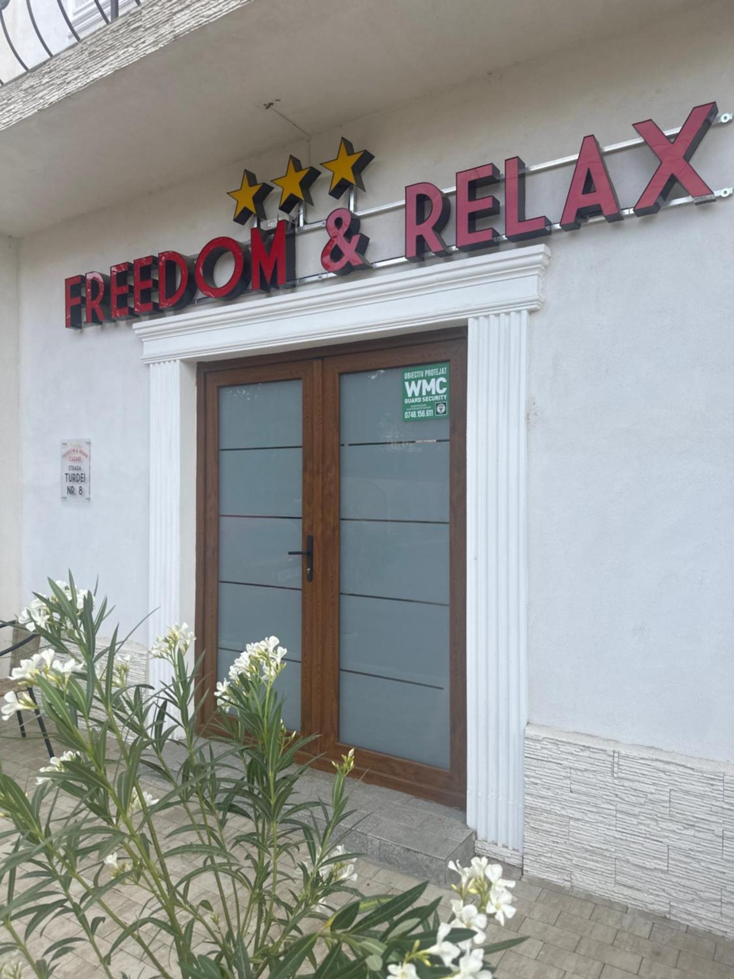 Hotel Freedom&Relax à Buzău Extérieur photo