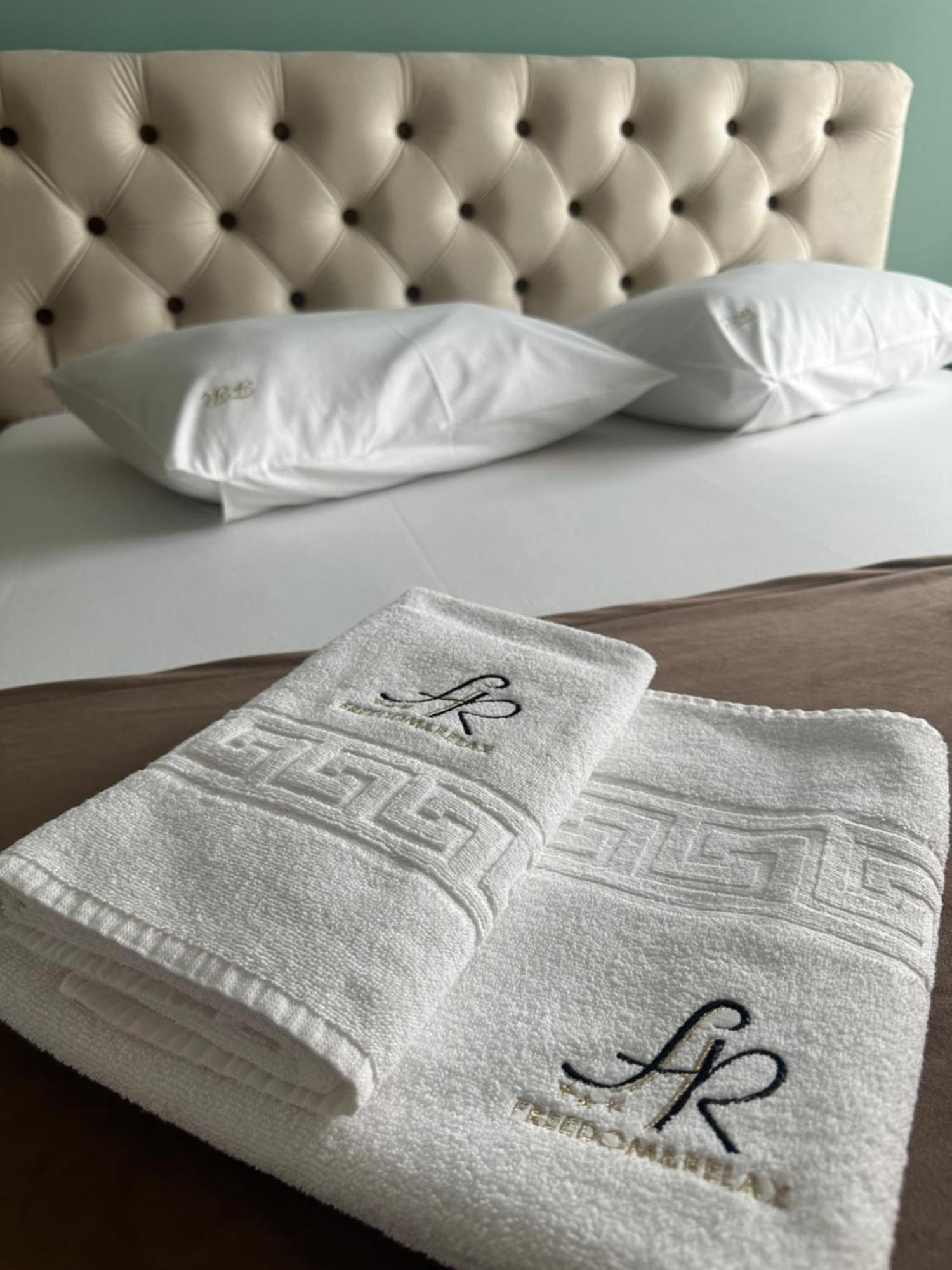 Hotel Freedom&Relax à Buzău Extérieur photo
