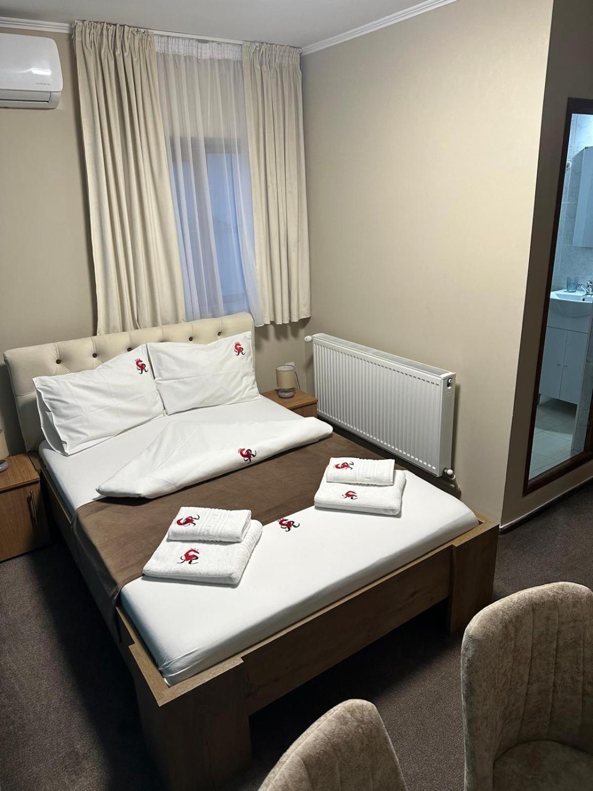 Hotel Freedom&Relax à Buzău Extérieur photo